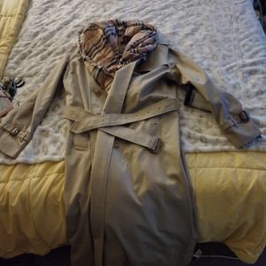 Burberry trenchcoat